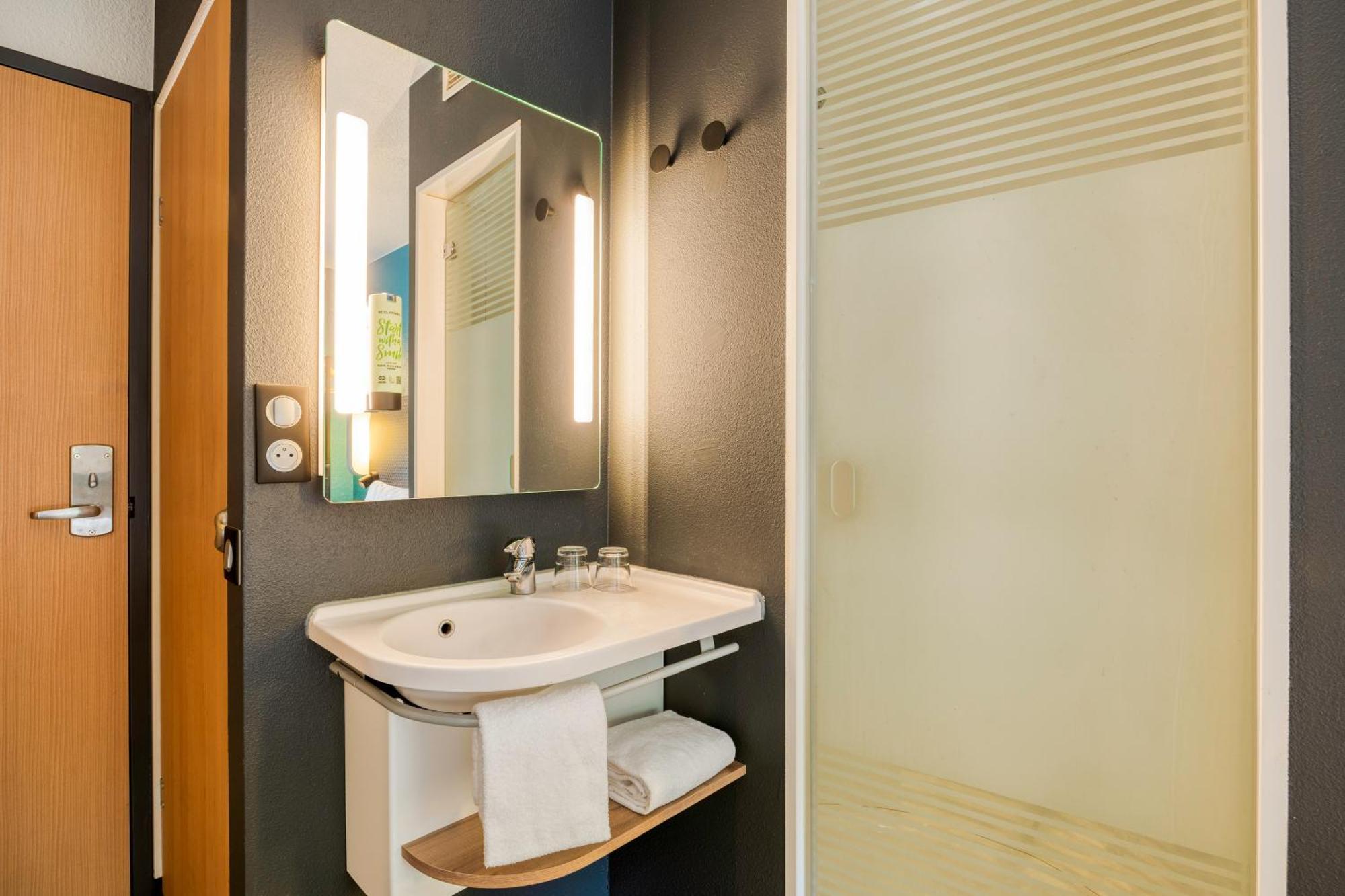 B&B Hotel Liege Rocourt Eksteriør billede